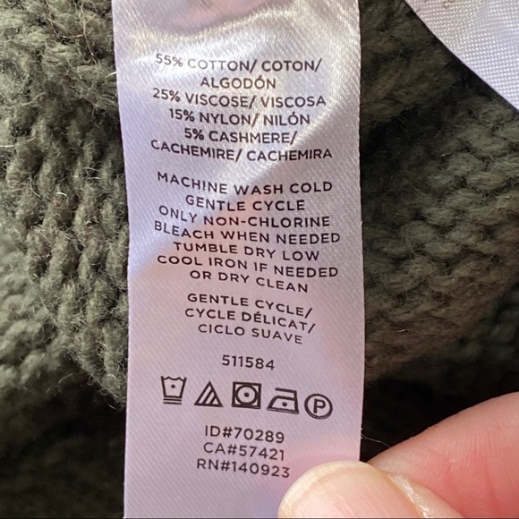 NWT Lou & Grey V-Neck Sweater - Picture 4 of 4